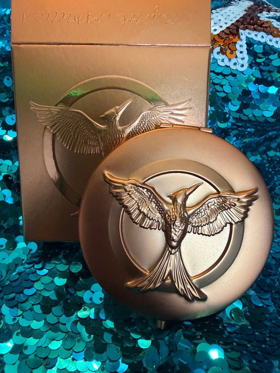 Storybook Cosmetics Other - Revolution Storybook Cosmetics Pressed powder Highlighter 24ml